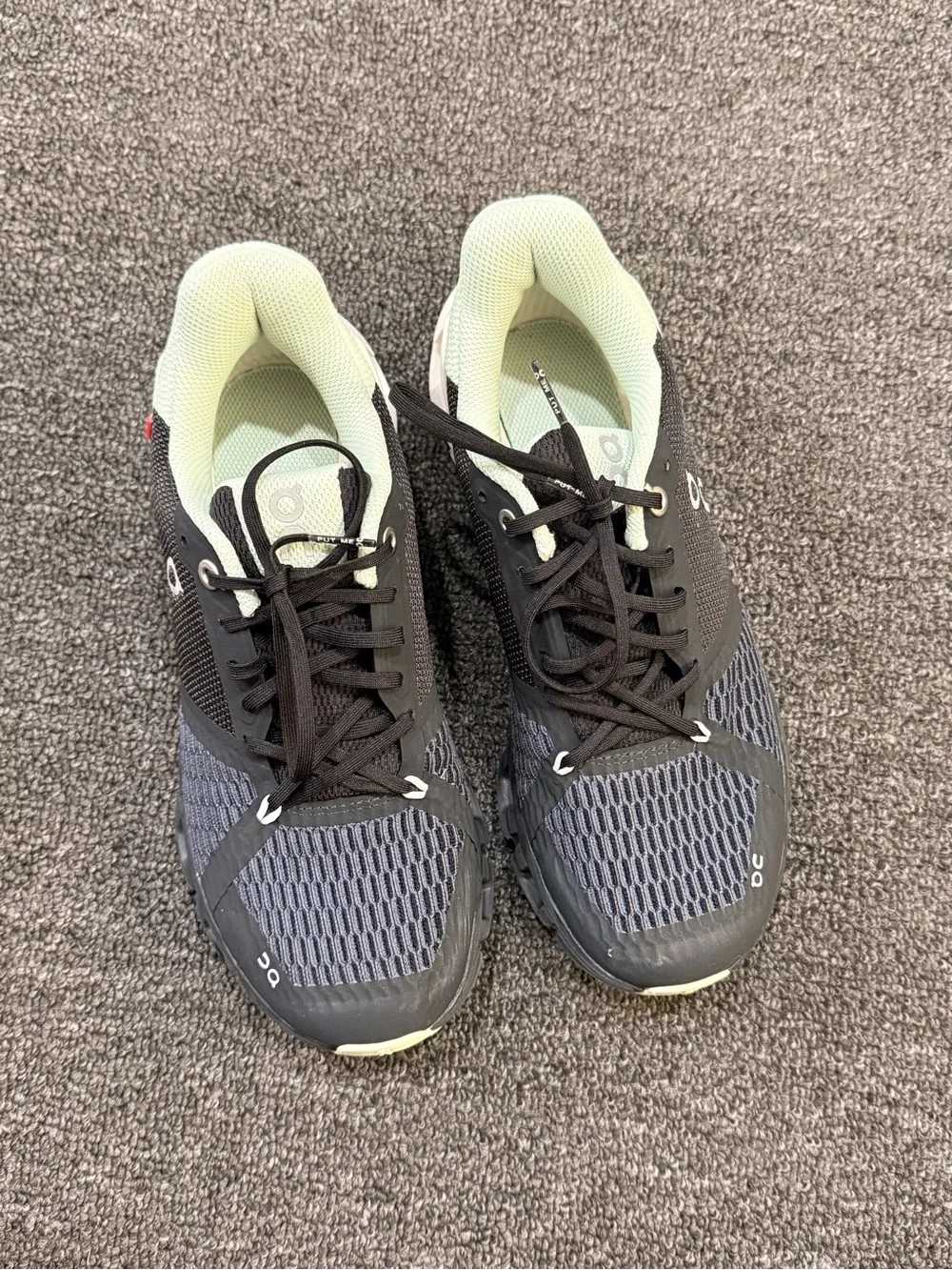On Running breathable mesh